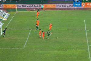 浙江1-1泰山！程進補射破門，邊裁舉旗但VAR介入認(rèn)定不越位