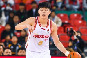 記者：CBA半決賽下半?yún)^(qū)也夠慘烈 23年底髕腱斷裂的容子峰挺身而出