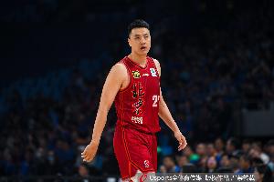 記者：北京“老弱”殘陣把分差一度追到10分內(nèi) 拼勁比名氣更重要