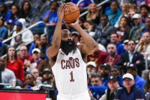 外線失靈！哈登今天三分8中1 過去兩場比賽合計(jì)14中1