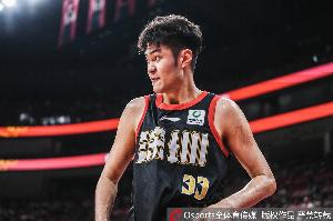 高效發(fā)揮難救主！王浩然10中6拿到17分7板1助1帽 罰球5中4