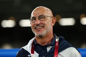 德拉富恩特：皇馬無(wú)人入選?我不看球員從哪來(lái) 名單數(shù)月前基本就定
