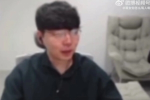 MaRin：最近去T1總部發(fā)現(xiàn)Faker像15年那樣躺在沙發(fā)上，很親切