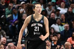 半節(jié)23-0打崩對(duì)手！自由人勝水星止三連敗 韓旭三分+補(bǔ)籃拿到8分