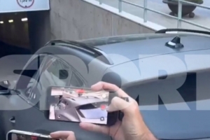 每體：戈登已經(jīng)乘車抵達了巴塞羅那的體檢醫(yī)院，今日就將簽約