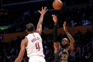 弗萊：詹姆斯會給全隊帶來信念感 騎士需要一位真正的領(lǐng)袖