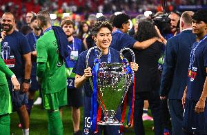 選擇＞努力！25歲李剛?cè)?奪歐冠成亞洲第一人，加盟巴黎3年奪11冠