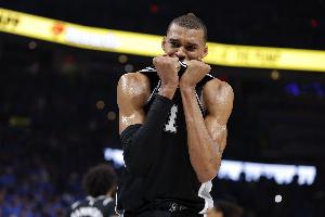 文班本季入選全明星/一陣一防/全票DPOY和西決MVP 落選常規(guī)賽MVP
