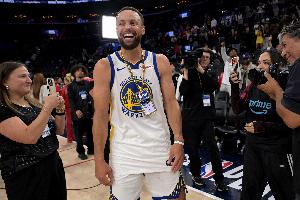 喬·約翰遜：李寧肯定給了庫里大合同 庫里品牌后面也會(huì)簽NBA球員