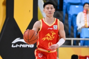 媒體人：廣廈這個系列賽但凡多用用林秉圣 至少是1-2而不是0-3